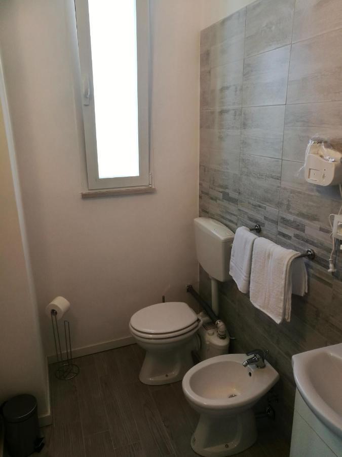 Settimo Sole Affitta Camere Taranto Luaran gambar